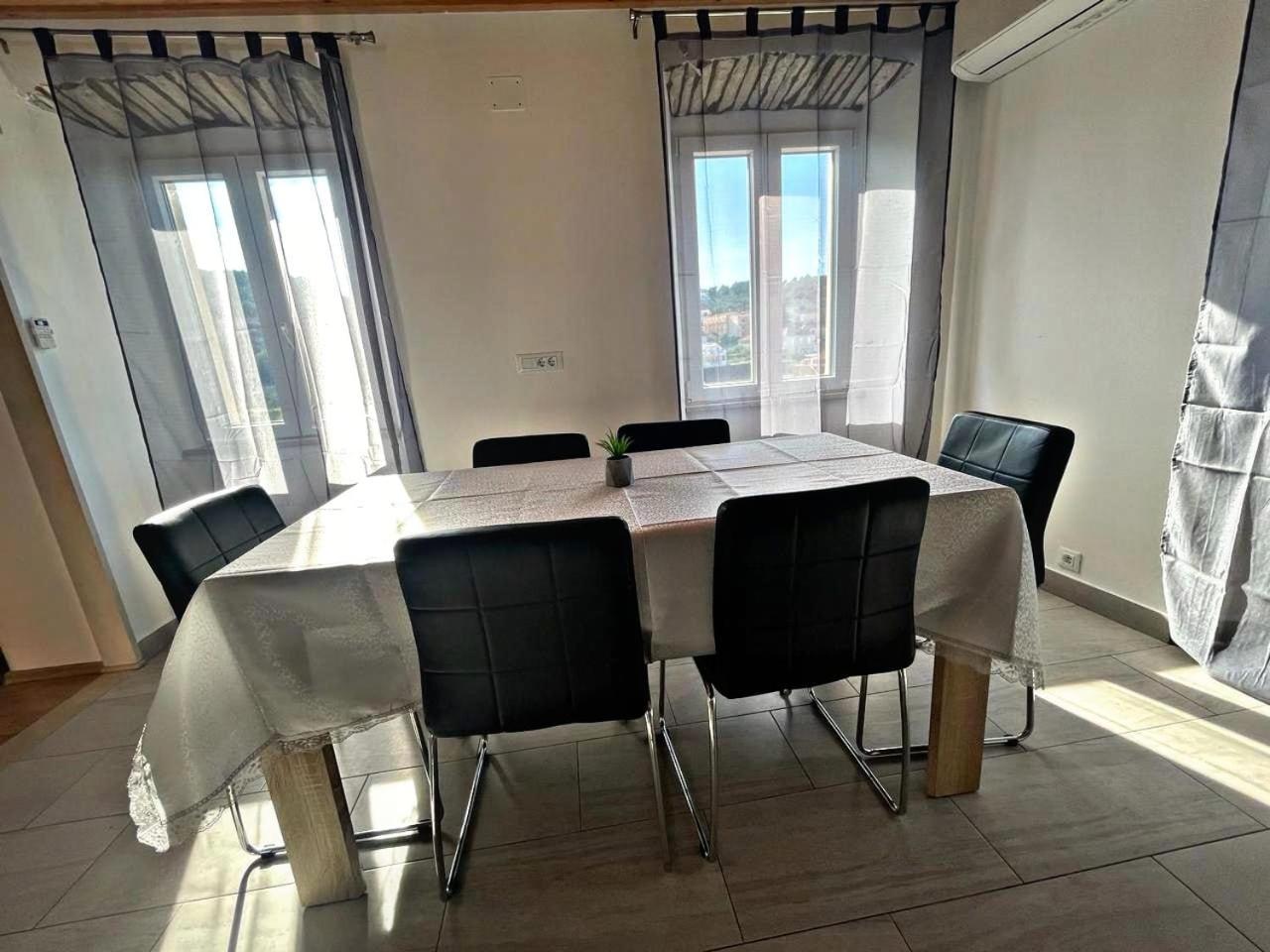 Amani Modern Apartment Lumbarda Esterno foto
