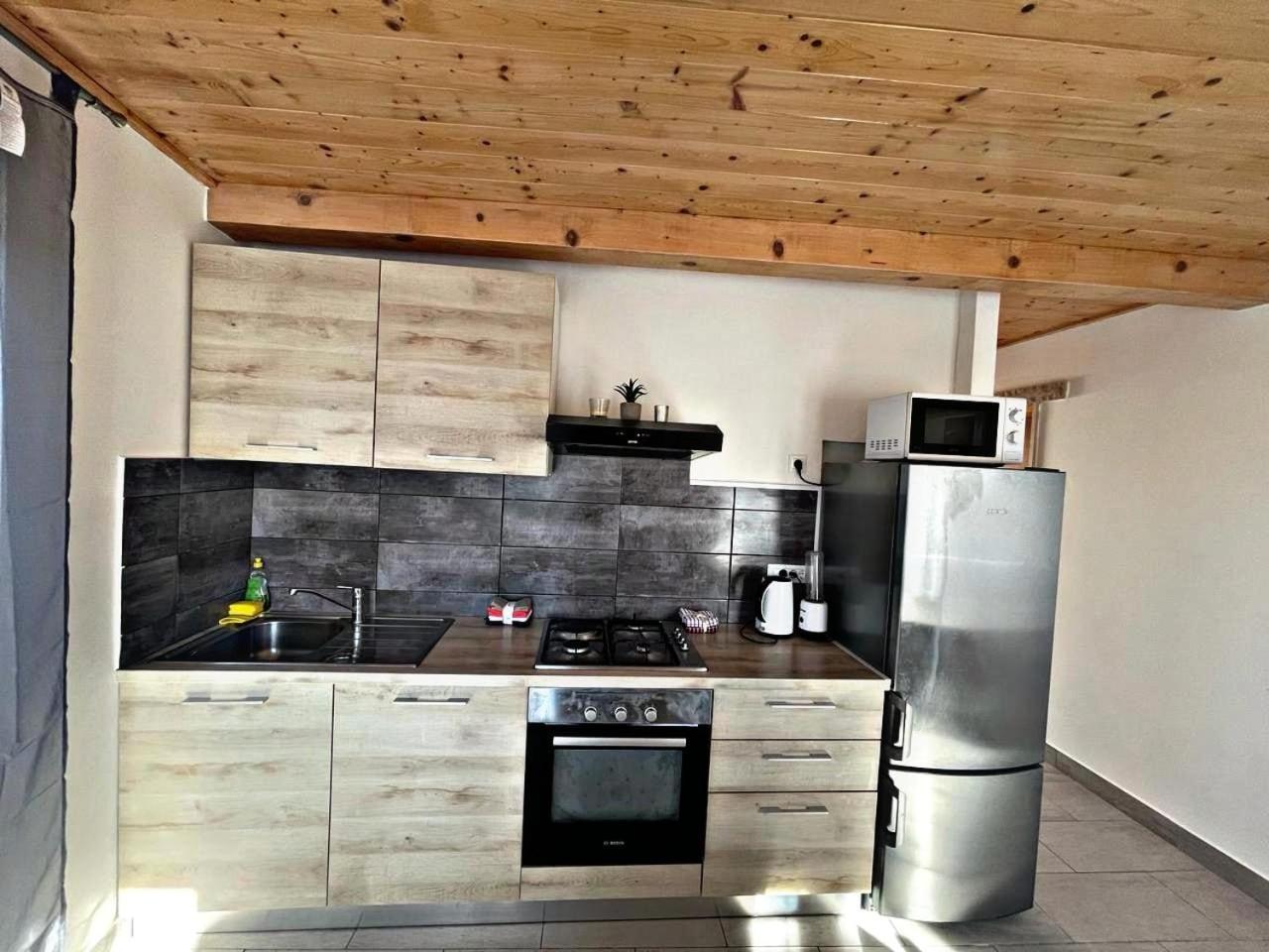 Amani Modern Apartment Lumbarda Esterno foto